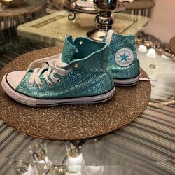 Girl. Shoe’s Converse Size 2