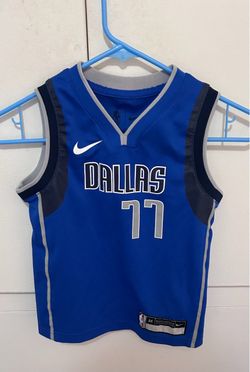 Luka Doncic Dallas Mavericks BOYS size medium 5/6 jersey