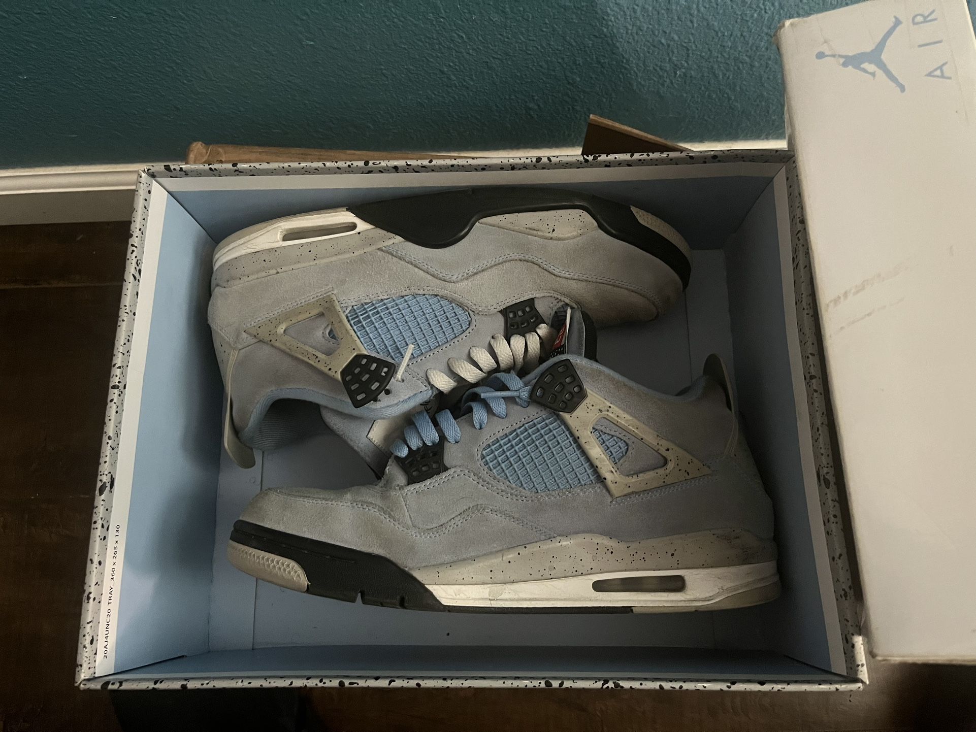 Jordan 4 Unc