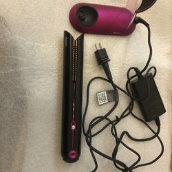 Dyson Corrale Hair Straightener - HS03 Fuschia/Black   In good working condition   Comes with stand and charger  