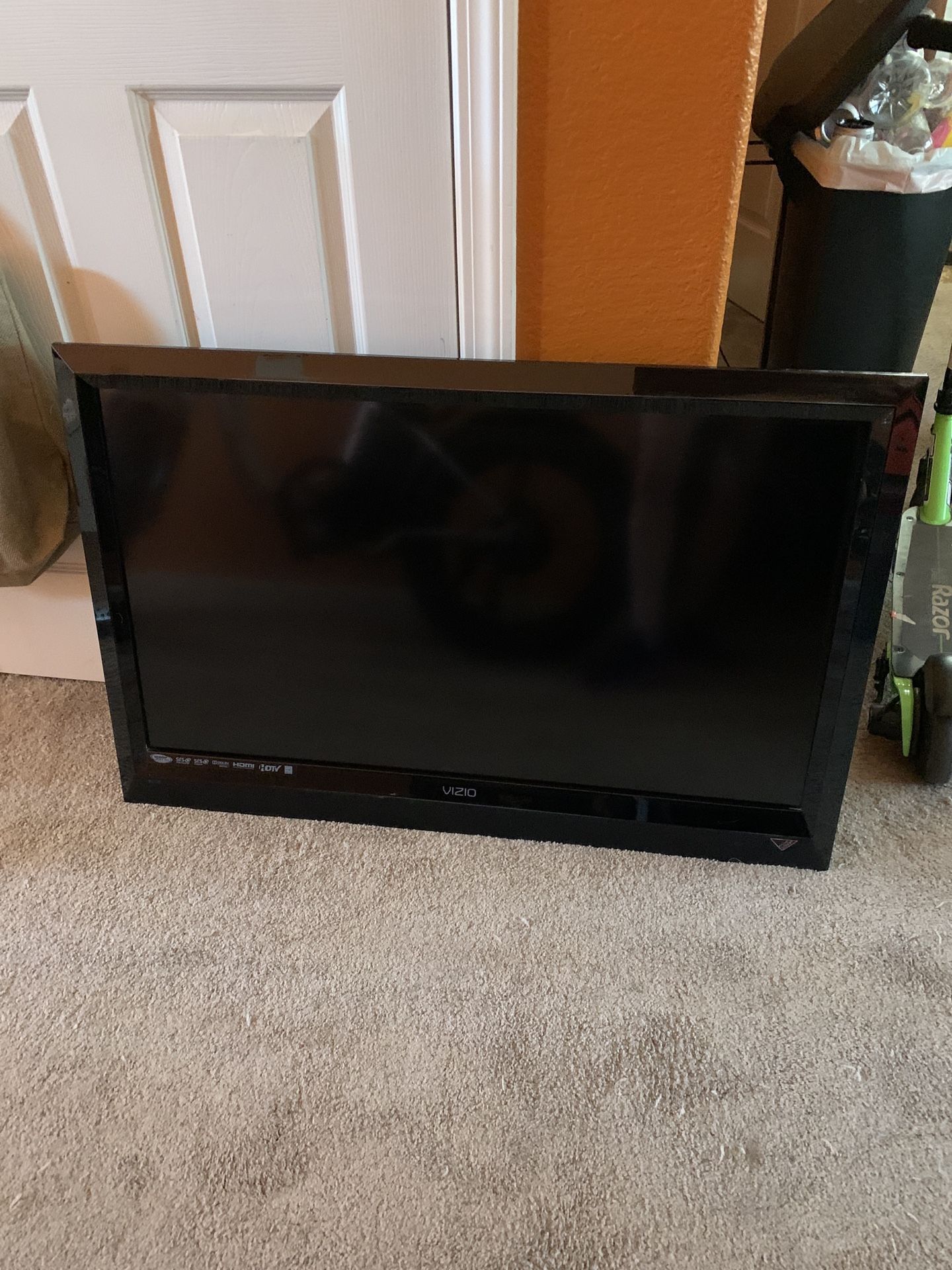 37 “ Vizio HDTV