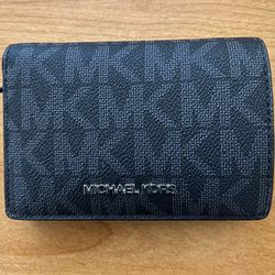 Michael Kors Jet Set Medium Signature Logo Wallet