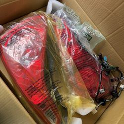 Infiniti G37 Coupe Tail Light