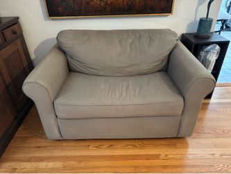 Comfy Upholstered Chair/Pullout Twin