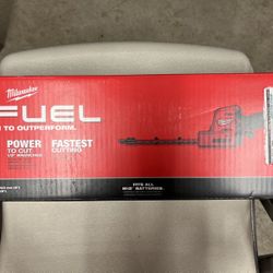 BRAND NEW MILWAUKEE M12 8” HEDGE TRIMMER KIT