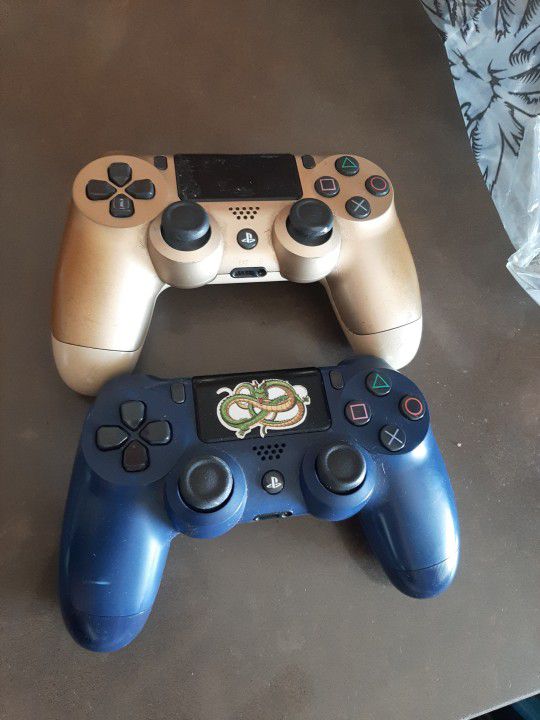 Ps4 Controllers (For Parts) for Sale in Hazard, CA -
