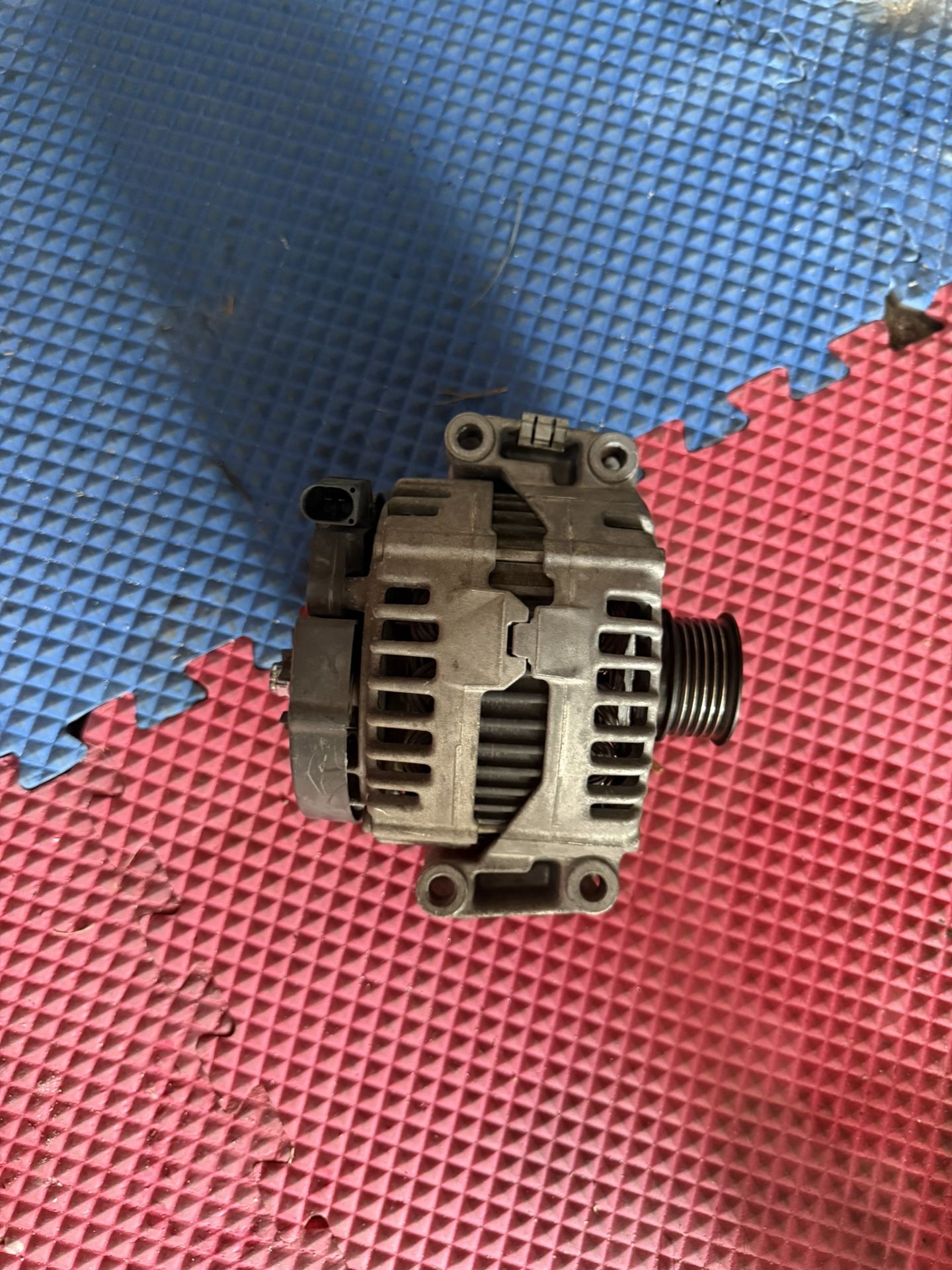 2010 Mercedes E63/E550 V8 Alternator