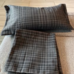 2X New Indoor/Outdoor Decorative Rectangle 23X12” Pillow Covers Zip Closure