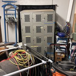 18 Locker Cabinet