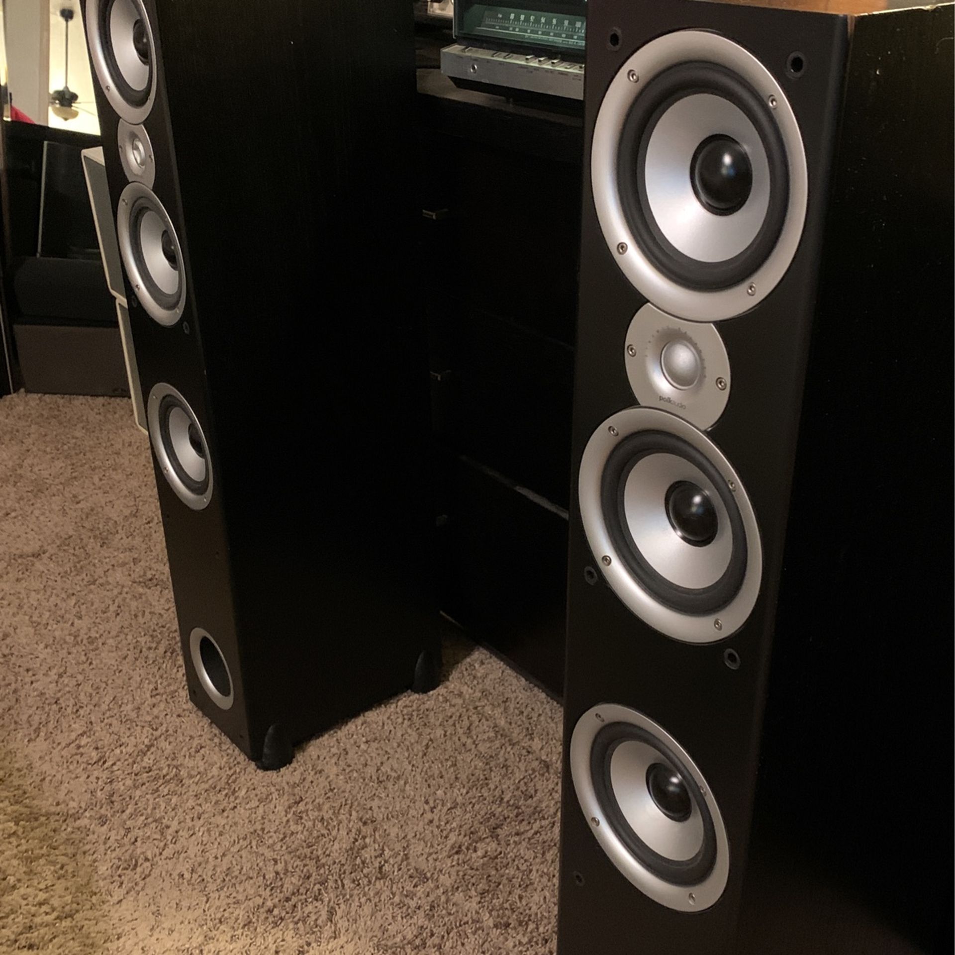 POLK AUDIO T90e EURO Tower speaker With Grill PAIR for Sale in