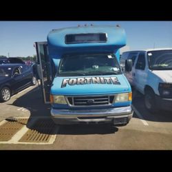 Fortnite Gaming Bus