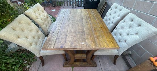 Dinning table and 4 chairs