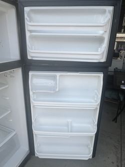 Apartment Refrigerator Has Ice Maker