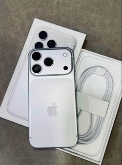 New 17 Pro Max**||UNLOCKED iPhone|| Brand New**Any Company Works**