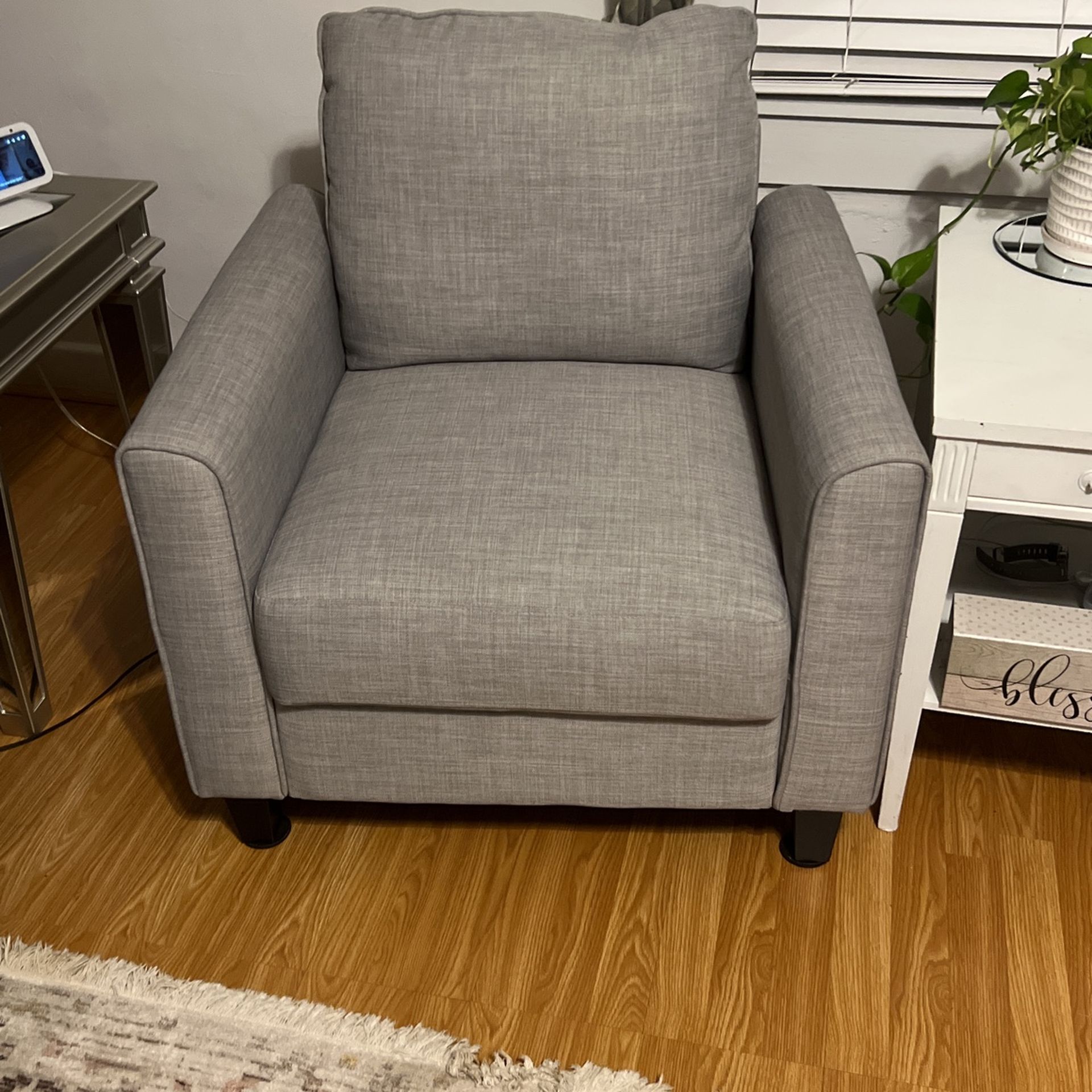 2 Big Comfy Chairs With Ottomans
