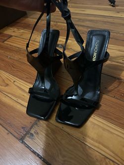 Size 6 Women Fashion Nova Black Patent Strappy Heels