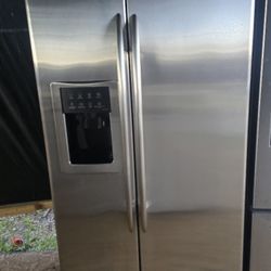 GE REFRIGERATOR 