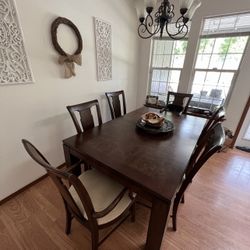 Large Wood Table/ 6Chairs Middle Pieces Come Out