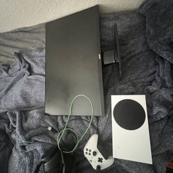 xbox series s controller headset and monitor 