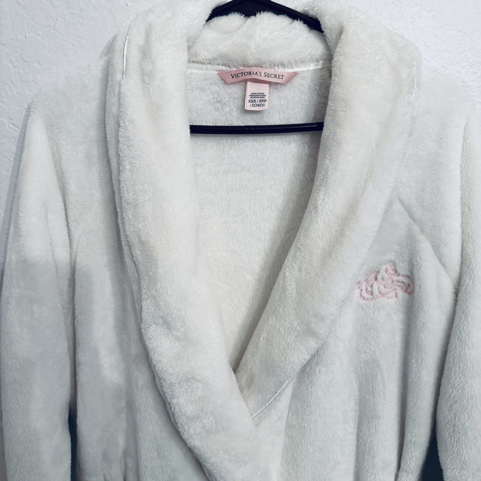 VICTORIA SECRET ROBE SIZE XS-S / WOMEN CLOTHES
