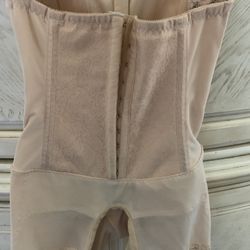 Faja Ardyss 34 Size M Pagué $120 por ella estoy pidiendo $80 por ella está nueva el precio es firme
