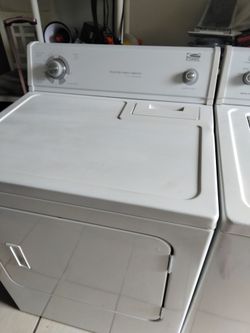 Very nice looks and works like new with a three-prong cord