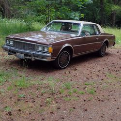 RARE 1979 CHEVY CAPRICE CLASSIC TWO-DOOR WITH LANDAU VINYL TOP. WRAP AROUND " GLASS HOUSE " REAR WINDOW