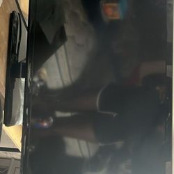 40 Inch Tv ( Look At All Pic)