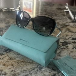 Tiffany and co sun glasses. Not a single scratch on them 