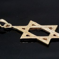 14K Yellow Gold Star Of David Chai Jewish Stretched Style Pendant #20235