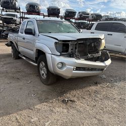 Auto parts 2006 Toyota Tacoma Pre runner