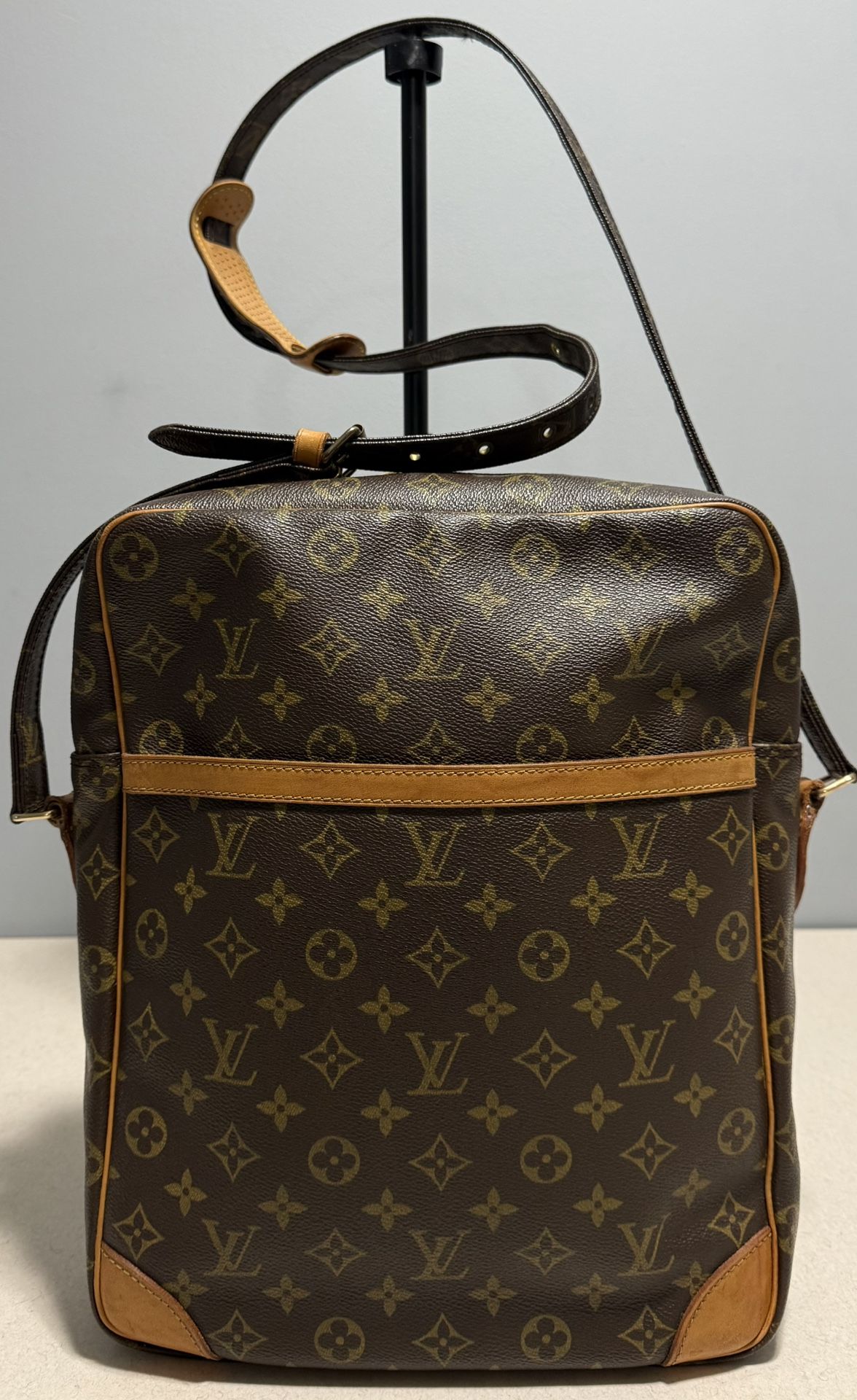 Louis Vuitton Vintage Danube Gm Monogram Canvas Leather