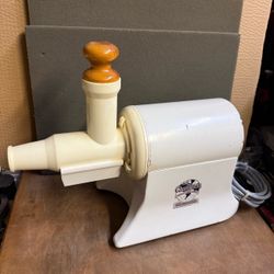 CHAMPION JUICER G5-NG-853S, WORKS GREAT, Disinfected with bleach.