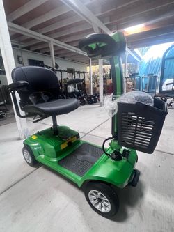 🎁 Give the Gift of Freedom & Independence! 🛵 Electric Mobility Scooter for Seniors & Adults A thoughtful gift for parents, grandparents, or someone