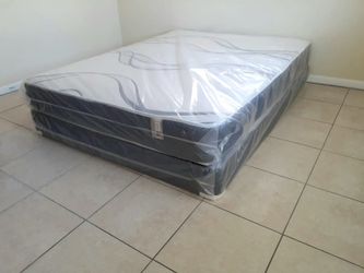 NEW QUEEN-SIZE MATTRESS AND BOX SPRING