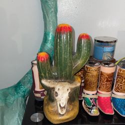 Cactus statue