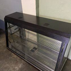 Countertop Heated Display Case with Sliding Doors 