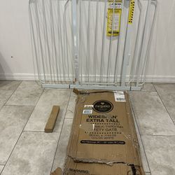 Extra Tall & Wide Pet Gate / Baby Gate - Fits Openings 29” - 49”
