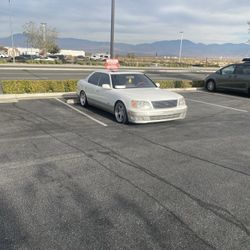 1999 Lexus LS 400
