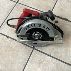 SKILSAW SPT67WE 7-1/4-Inch Corded Circular Saw.