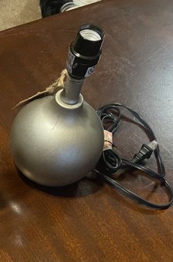 Lamp (NO SHADE)