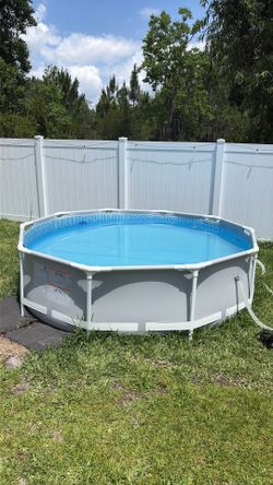 Pool with pump  10ft wide
