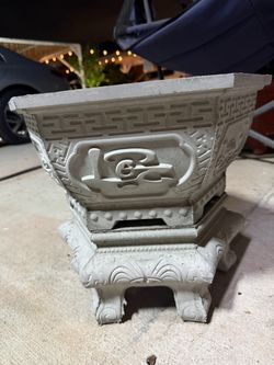 Beautiful Medium Cast Concrete Planter with Separate Pedestal ( chậu cảnh đúc) 🌿