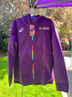 Asics - Special edition dri-fit jacket in Large