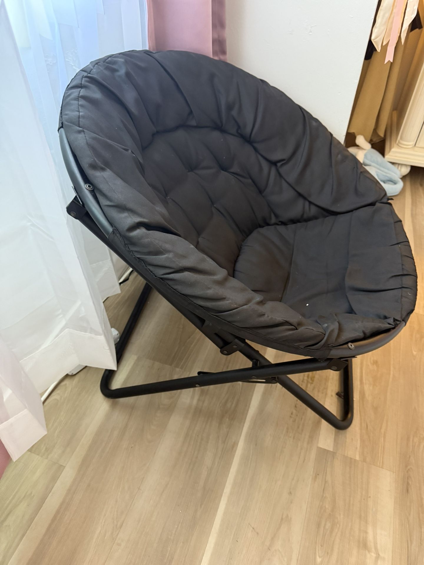 Black saucer chair