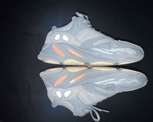 YEEZY INERTIA 700