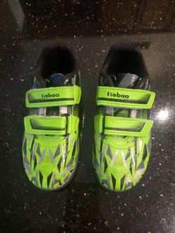 Boys Toddler Size US 9 Indoor Turf Soccer Football Cleats Shoes Tiebao Green Black Grey Velcro
