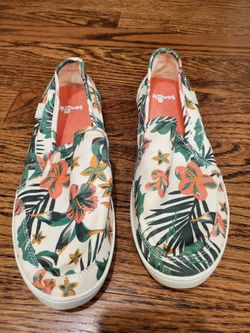 NEW Womens Sanuk tropical slip-on shoes vibrant cream canvas Leaves Flowers Shoe RARE size 7 W
