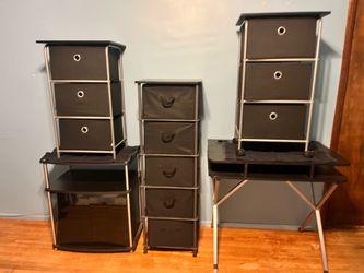 Lot of (5) pieces of furniture