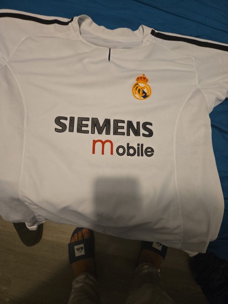 Real Madrid Jersey 2005 Retro Size L
